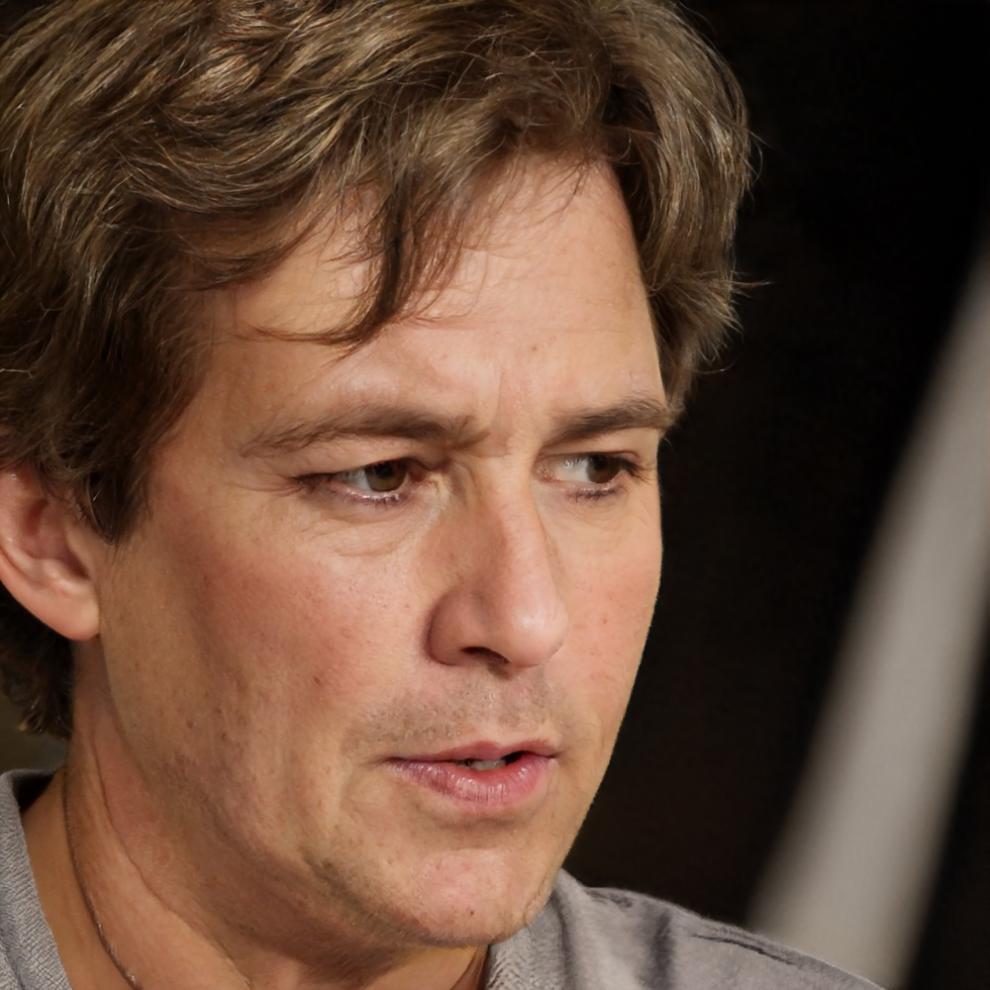 Portrait de Bastien Morlaix, expert en optimisation des coûts